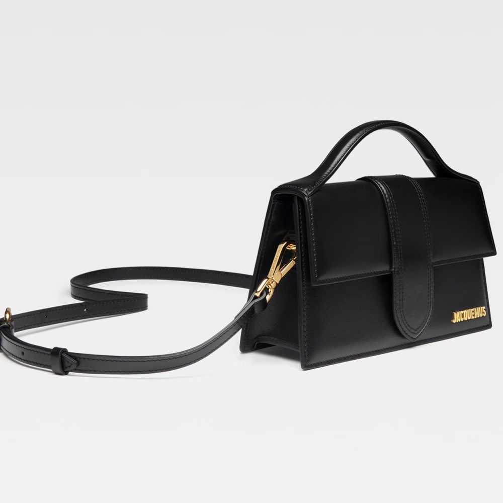 LES CLASSIQUES “Le grand bambino” bag
Handbag with adjustable crossbody strap. - Picture 2 of 6